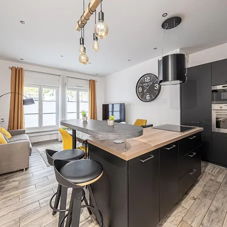 Center 6p Apartment